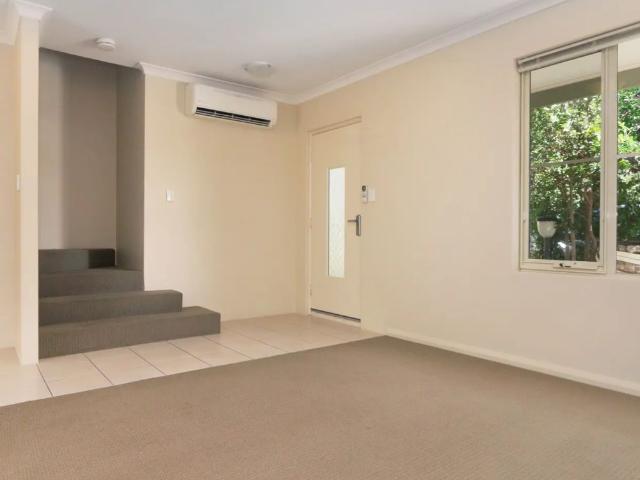Townhouse for rent in Bicton, Western Australia