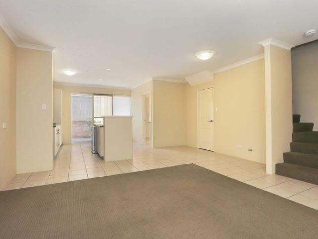 Townhouse for rent in Bicton, Western Australia