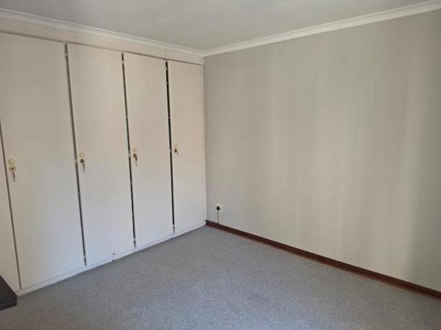 Townhouse for rent in Vosloorus, Gauteng