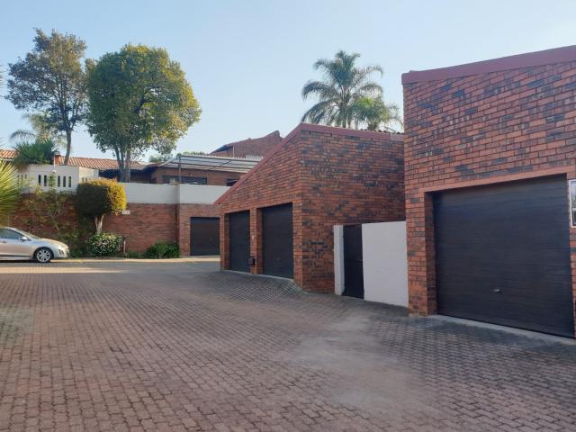 Townhouse for sale in Vosloorus, Gauteng