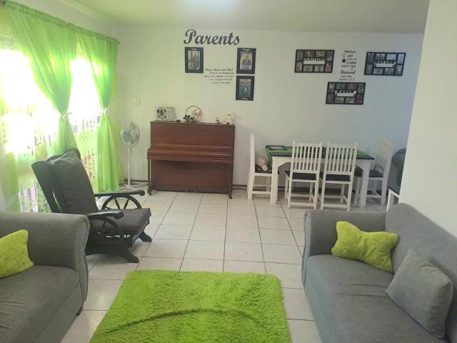 Townhouse for sale in Gqeberha (Port Elizabeth), Nelson Mandela Bay Metropolitan Municipality