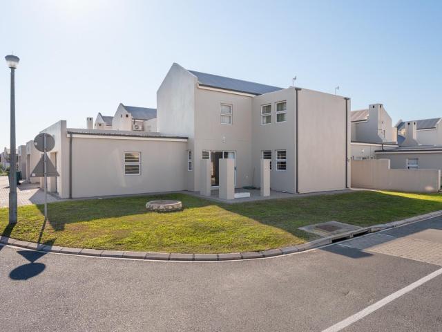 Townhouse for sale in West Coast, Britannia Bay