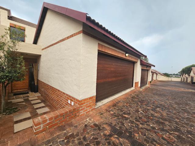 Townhouse for sale in Tembisa, Gauteng
