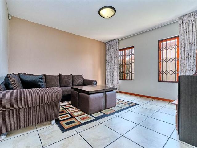 Townhouse for sale in Vosloorus, Gauteng