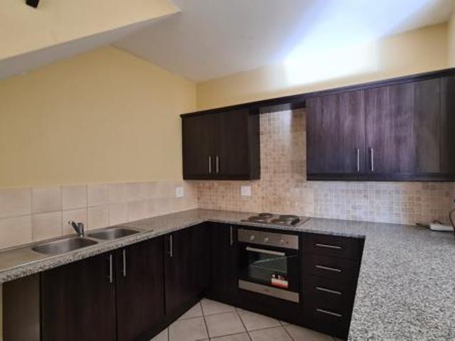 Townhouse for rent in Waterkloof, Gauteng