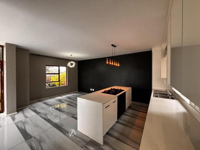 Townhouse for rent in Waterkloof, Gauteng