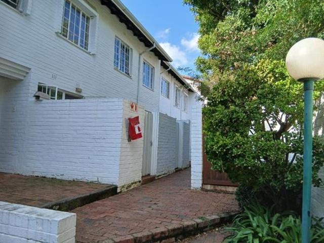 Townhouse for rent in Vosloorus, Gauteng