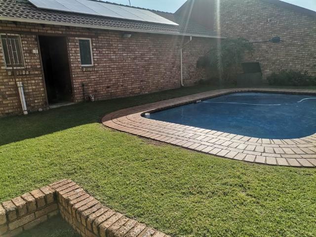 Townhouse for sale in Ekurhuleni, Gauteng