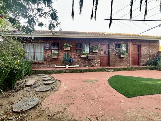 Townhouse for sale in Bloemfontein, Free State