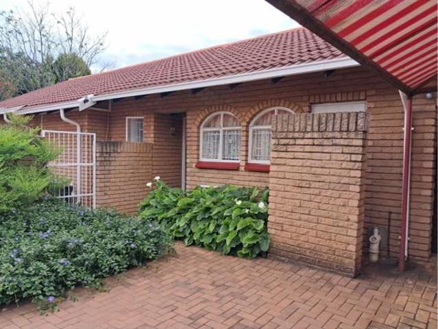 Townhouse for sale in Potchefstroom, Tlokwe Local Municipality
