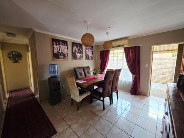 Townhouse for sale in De Aar, Northern Cape