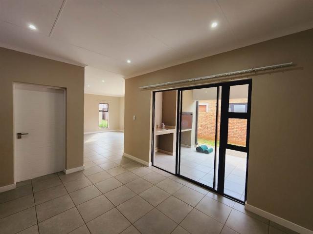Townhouse for sale in Dr Kenneth Kaunda, North West