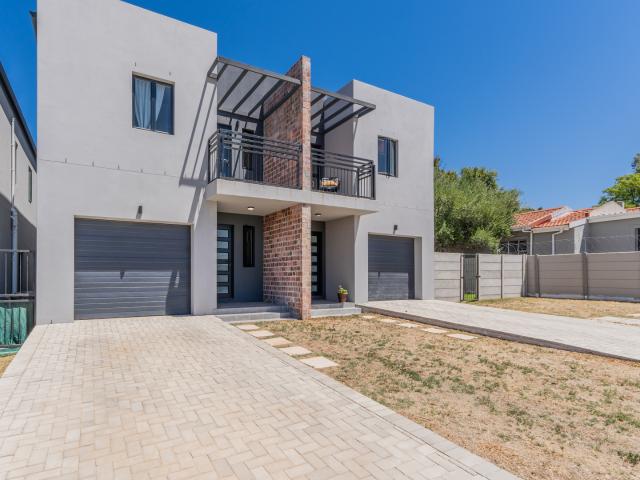 Townhouse for sale in Onverwacht, Western Cape