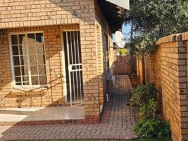 Townhouse for rent in eMalahleni, Emalahleni Local Municipality