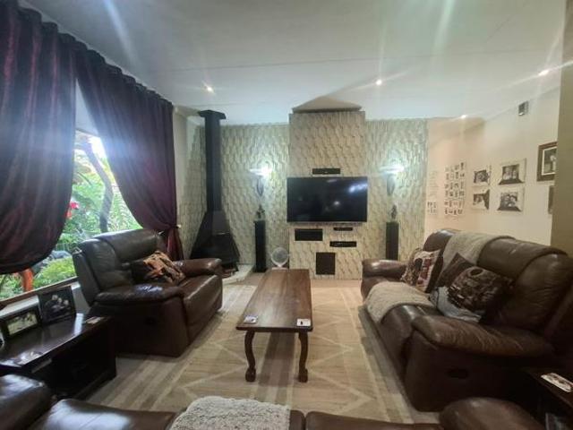 Townhouse for sale in eMalahleni, Emalahleni Local Municipality