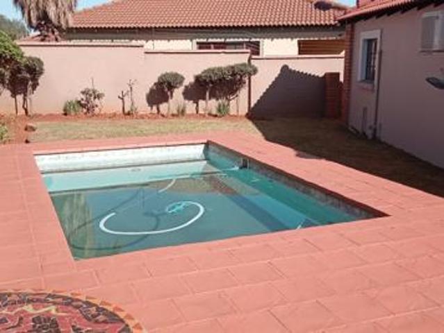 Townhouse for rent in Sundra, Mpumalanga