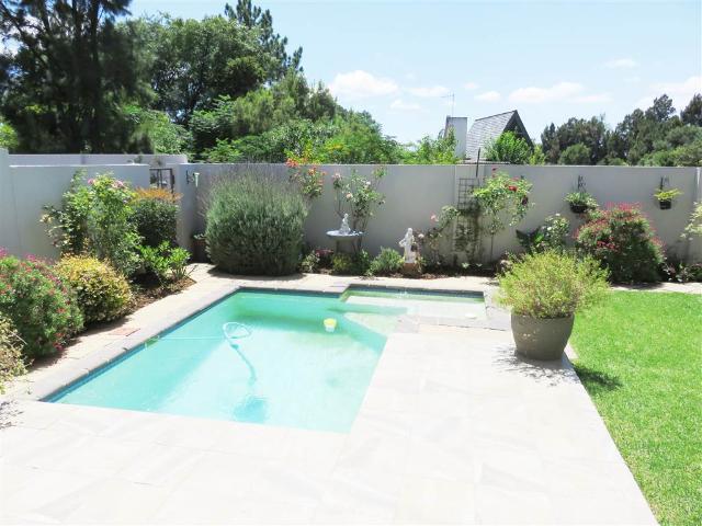 Townhouse for sale in Oranjeville, Free State