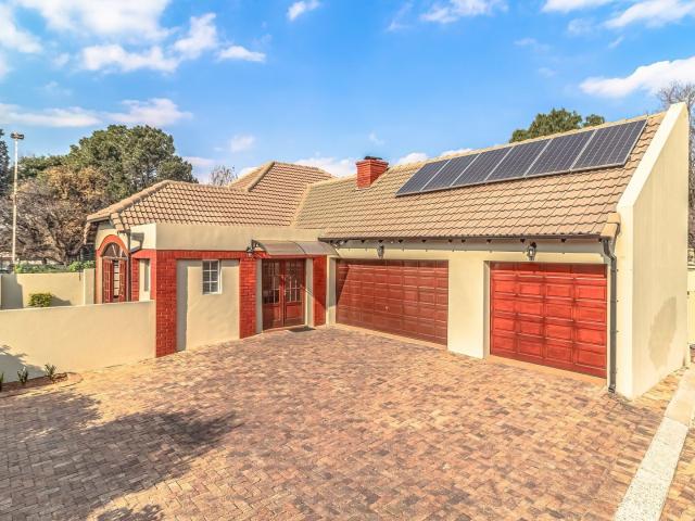 Townhouse for sale in Ekurhuleni, Gauteng