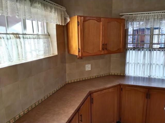 Townhouse for rent in Waterkloof, Gauteng