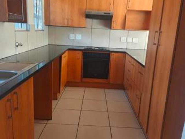 Townhouse for rent in Waterkloof, Gauteng