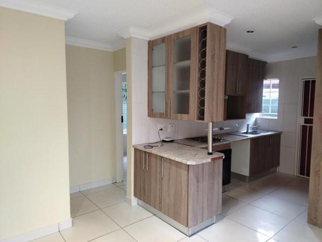 Townhouse for rent in Waterkloof, Gauteng
