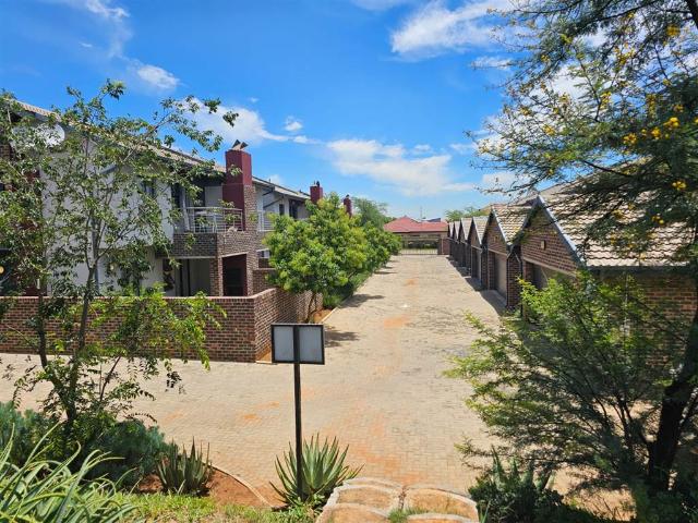 Townhouse for sale in Waterkloof, Gauteng