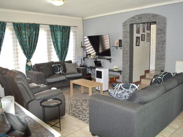 Townhouse for sale in Dr Kenneth Kaunda, North West