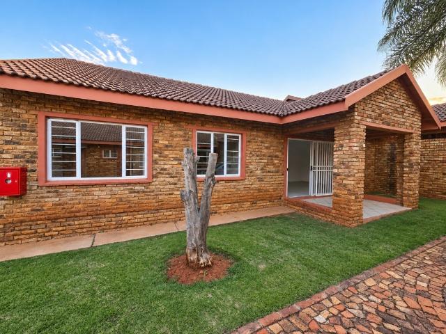 Townhouse for sale in Klerksdorp, Matlosana Local Municipality