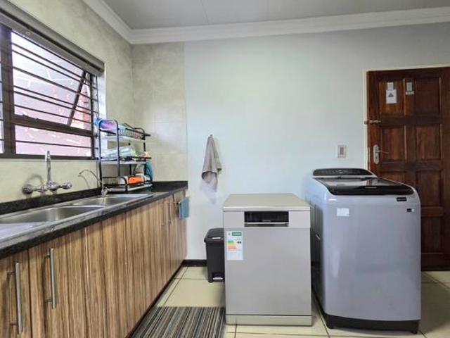 Townhouse for sale in Dr Kenneth Kaunda, North West
