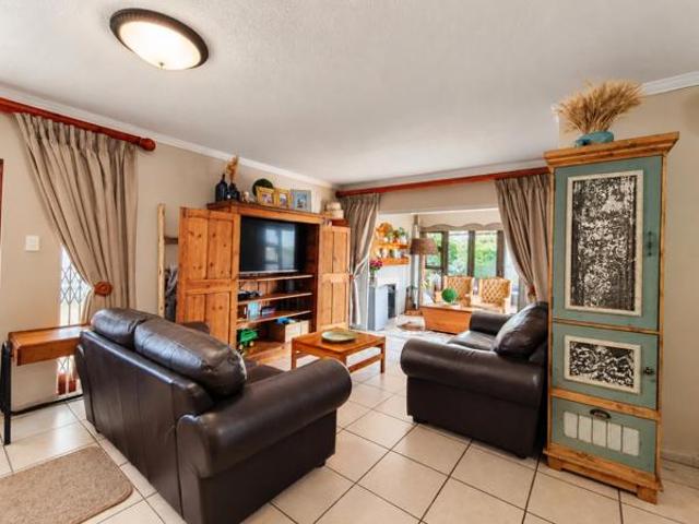 Townhouse for sale in Klerksdorp, Matlosana Local Municipality