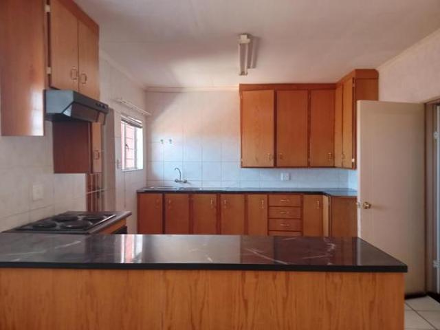 Townhouse for sale in Klerksdorp, Matlosana Local Municipality