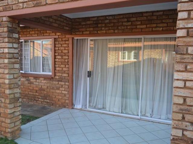 Townhouse for sale in Dr Kenneth Kaunda, North West