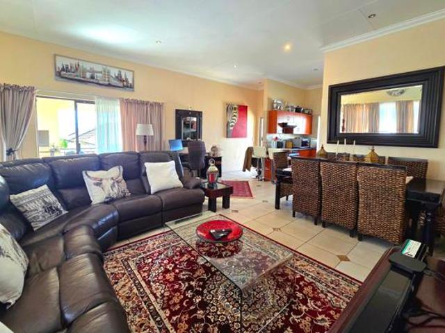 Townhouse for sale in Dr Kenneth Kaunda, North West