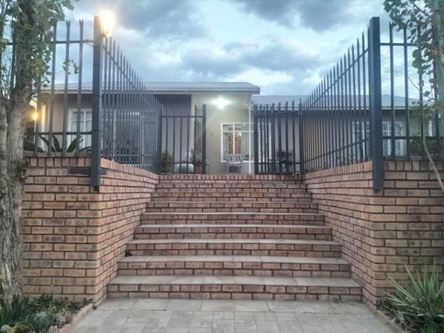 Townhouse for sale in Douglas, Northern Cape