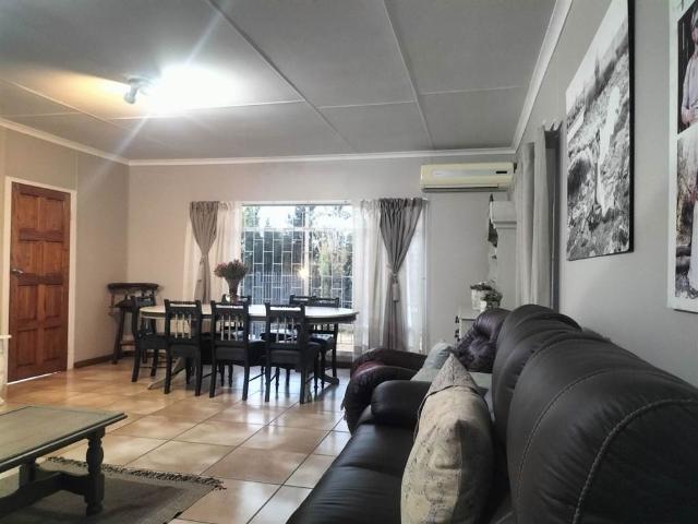 Townhouse for sale in Douglas, Northern Cape