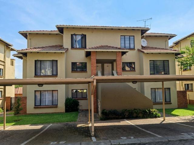 Townhouse for rent in Sandton, City of Johannesburg Metropolitan Municipality