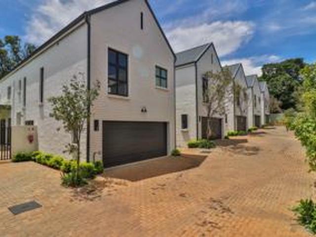Townhouse for sale in Vosloorus, Gauteng
