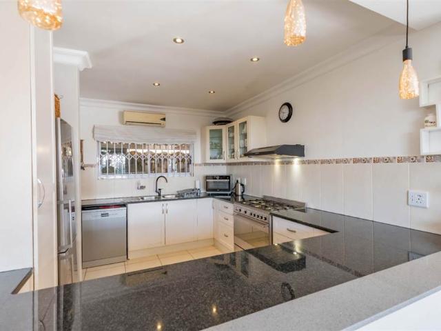 Townhouse for sale in Seaview, Kwazulu-natal