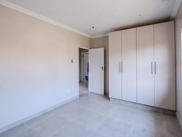 Townhouse for rent in Seaview, Kwazulu-natal