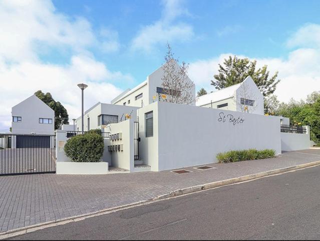 Townhouse for rent in Cape Town, Western Cape