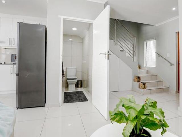 Townhouse for rent in Cape Town, Western Cape