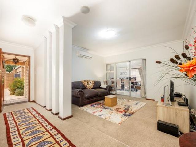 Townhouse for sale in Cape Town, Western Cape