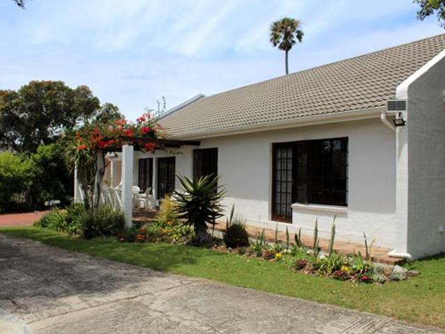 Townhouse for sale in Bushmans River Mouth, Eastern Cape