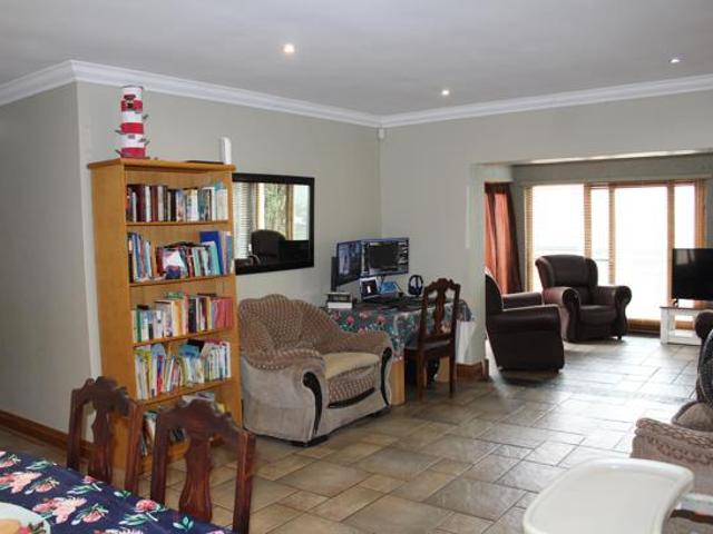 Townhouse for sale in Bushmans River Mouth, Eastern Cape