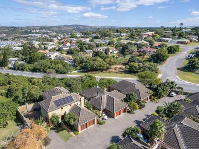 Townhouse for sale in Bushmans River Mouth, Eastern Cape