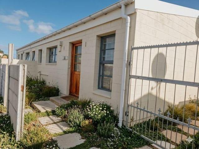 Townhouse for sale in Cape Town, Western Cape