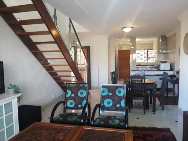 Townhouse for rent in Waterkloof, Gauteng