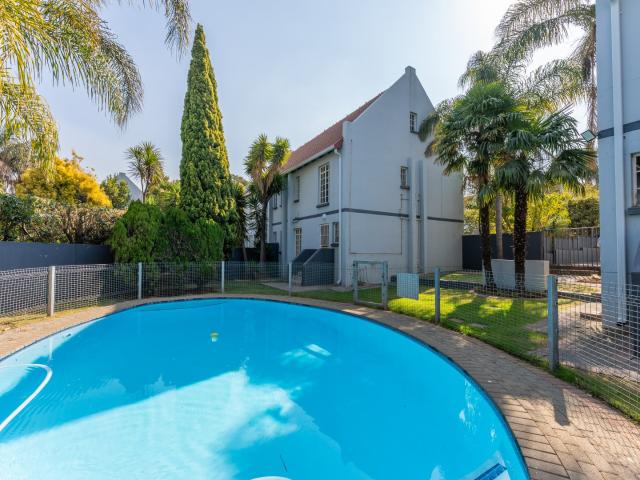 Townhouse for sale in Edenvale, City of Ekurhuleni Metropolitan Municipality