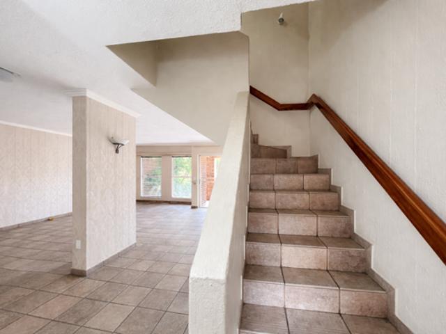 Townhouse for rent in Vosloorus, Gauteng