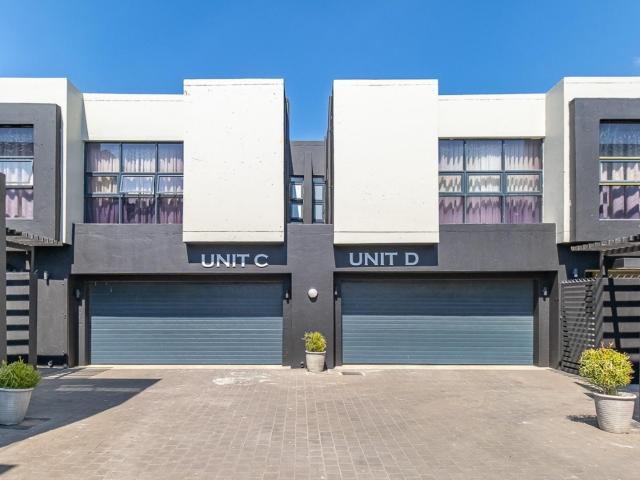 Townhouse for sale in Ekurhuleni, Gauteng